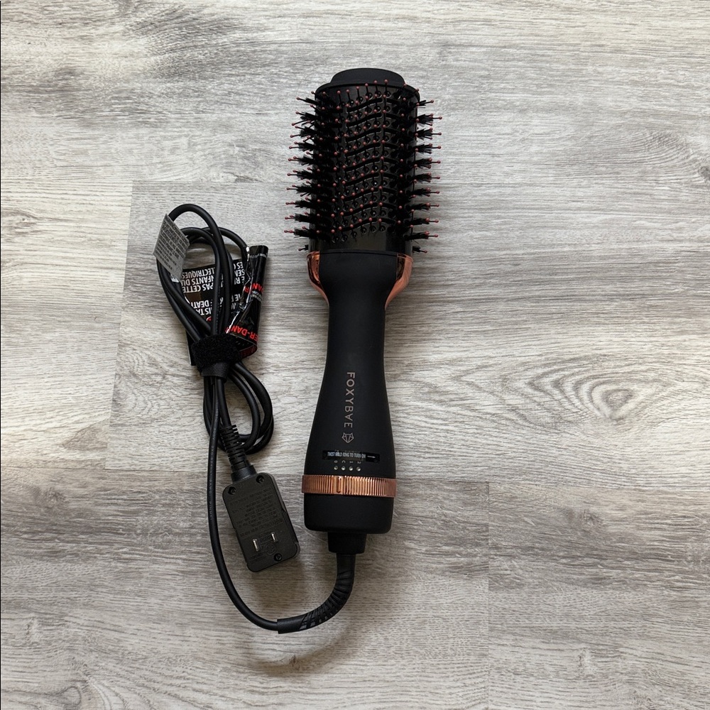 FoxyBae Black and Rose Gold Hair Dryer Brush